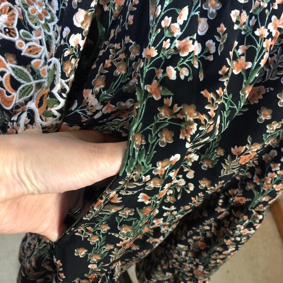 Solitaire Dress Size L Womans Black Floral Balloon Sleeve Embroidered Flowy Boho - Picture 6 of 15